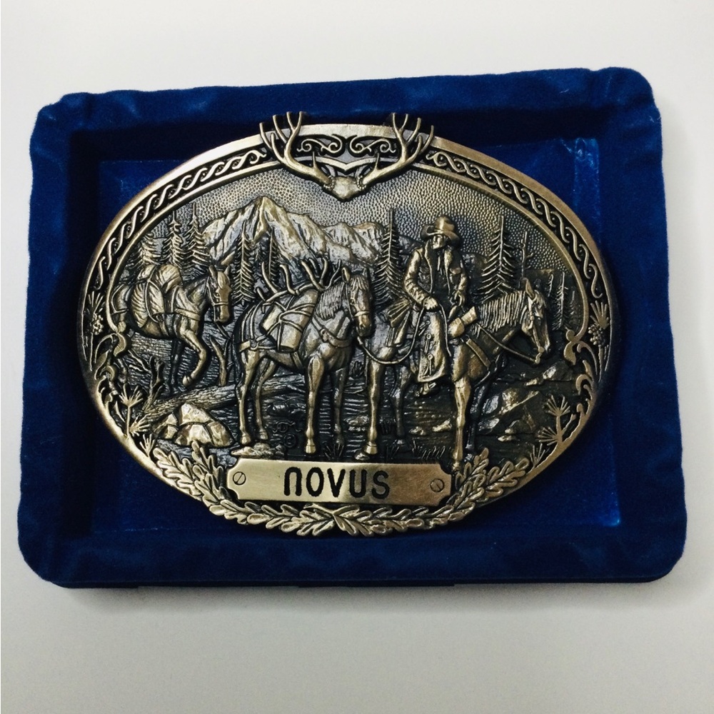 Novus SOLID BRASS 3D Western Scenic , Award Design Medals Cowboy Belt Buckle